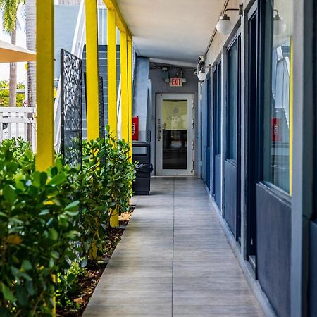 Up Midtown Motel Маями Екстериор снимка